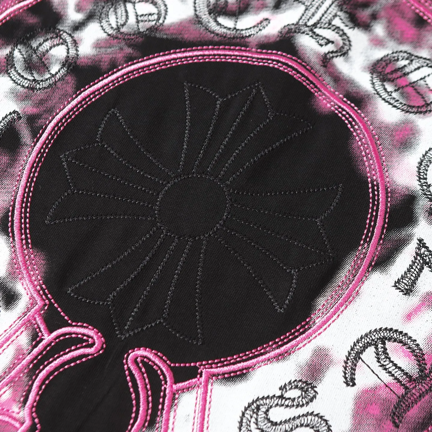 🅿️190 COME HEARTSCH/Cro Heart Purple Horseshoe Printed Embroidered Short Sleeve T-shirt Uses direct injection imported machine printing hardware and accessories, all custom-made, embroidery➕printing design Correctly configured black 2025 packaging 280 grams custom-dyed double yarn cotton version Large, loose and stylish Differentiated from the low version, slim and long version, upper body pulls the hips, correct high-density main mark, washed tag, hand-sewn Color: Black/White Size: XS-L